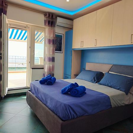 Apartament A Terrace On The Sea Maiori Zewnętrze zdjęcie