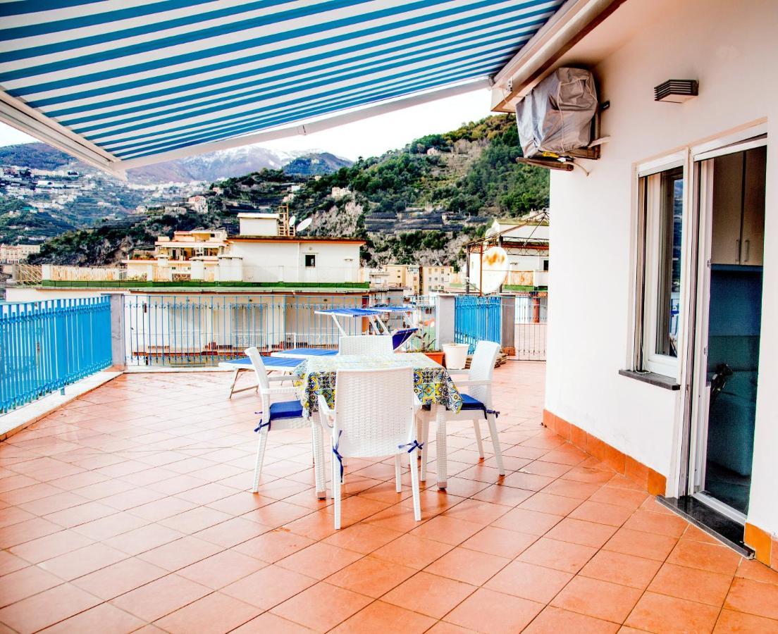 Apartament A Terrace On The Sea Maiori Zewnętrze zdjęcie