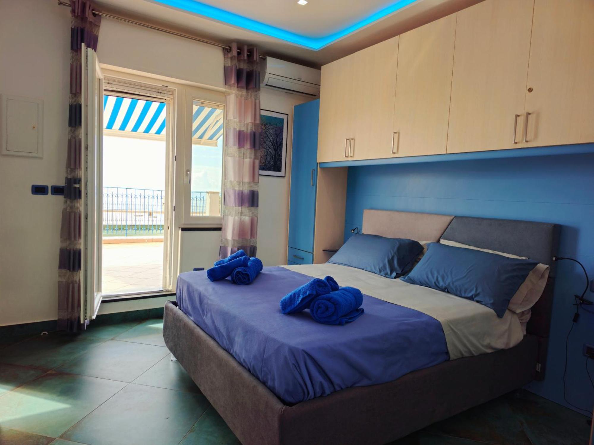 Apartament A Terrace On The Sea Maiori Zewnętrze zdjęcie